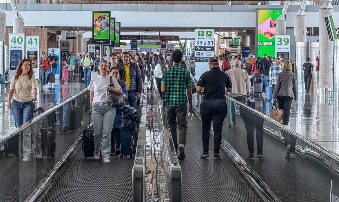 Receita de serviços cresce 8,5% em junho na comparação anual. Foto: Rafa Neddermeyer/Agência Brasil