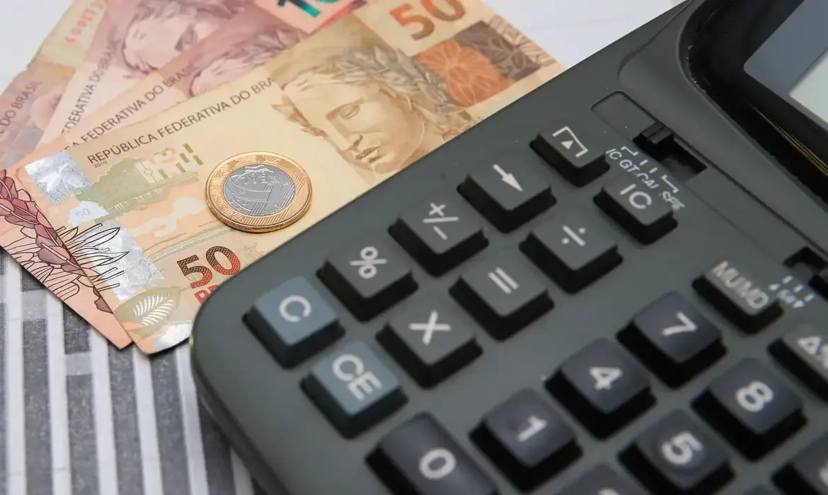 Novas regras do consignado do INSS exigem mais atenção de aposentados e pensionistas